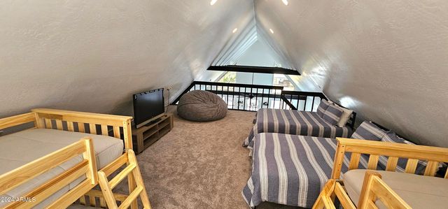 3572 DEER TRACK Trail, Overgaard, AZ 85933