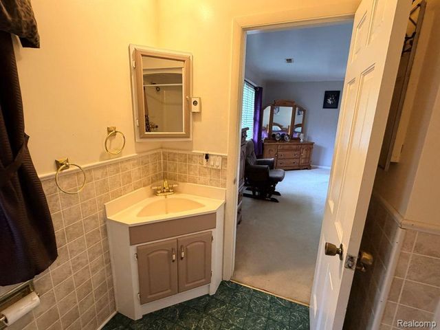 5881 Rowland Pine Court, Howell, MI 48843