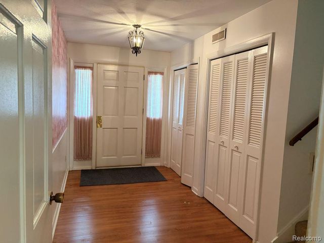 5881 Rowland Pine Court, Howell, MI 48843