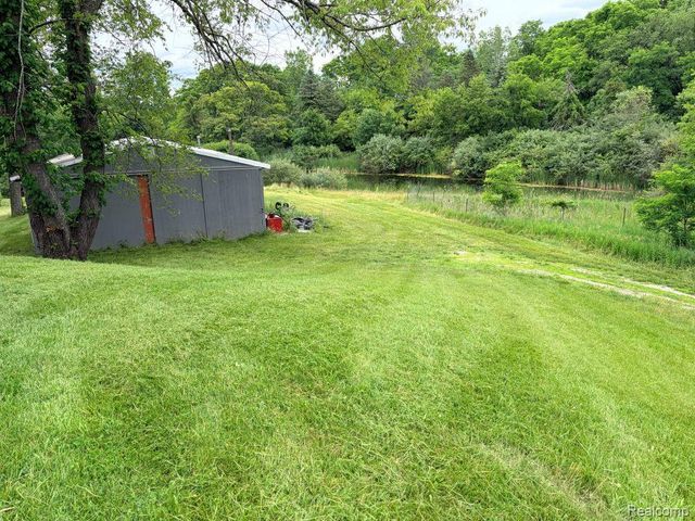 5881 Rowland Pine Court, Howell, MI 48843