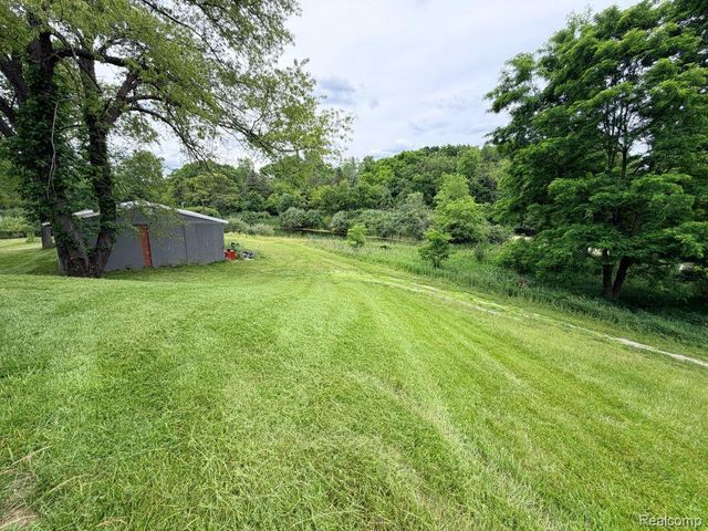 5881 Rowland Pine Court, Howell, MI 48843
