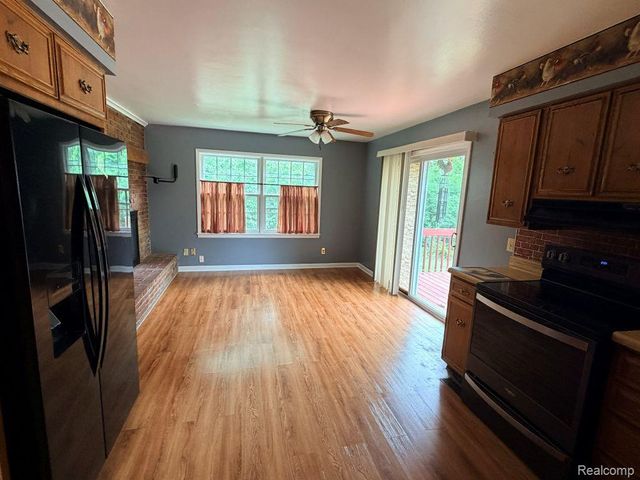 5881 Rowland Pine Court, Howell, MI 48843