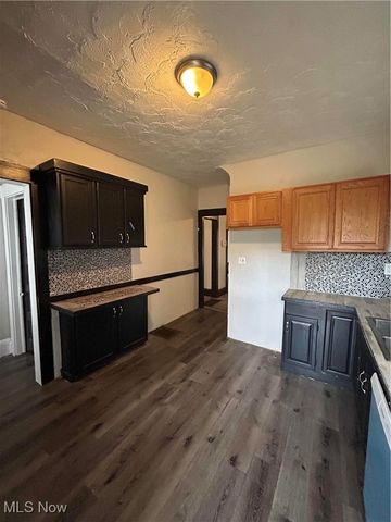 10911 Hathaway Avenue, Cleveland, OH 44108