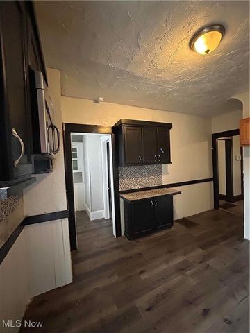 10911 Hathaway Avenue, Cleveland, OH 44108