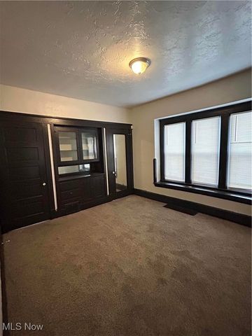 10911 Hathaway Avenue, Cleveland, OH 44108