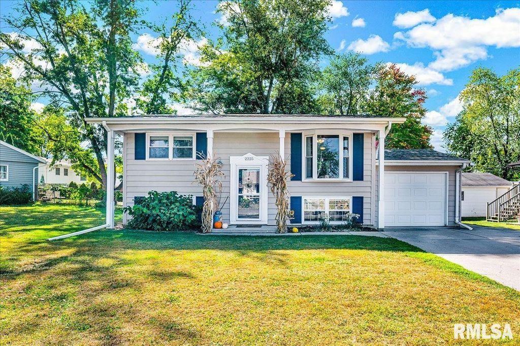 2225 NORTHRIDGE Lane, Washington, IL 61571