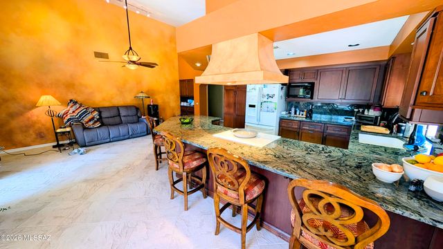 64275 E Orangewood Lane, Tucson, AZ 85739
