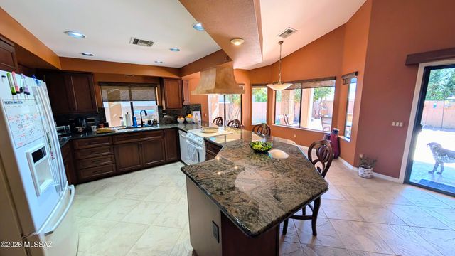 64275 E Orangewood Lane, Tucson, AZ 85739