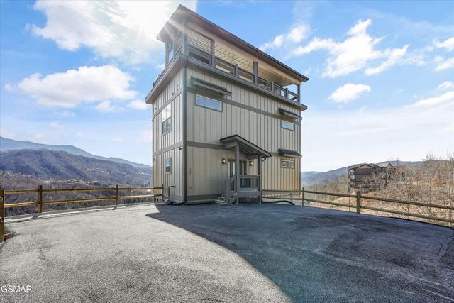 287 Laurel Oaks Way, Gatlinburg, TN 37738