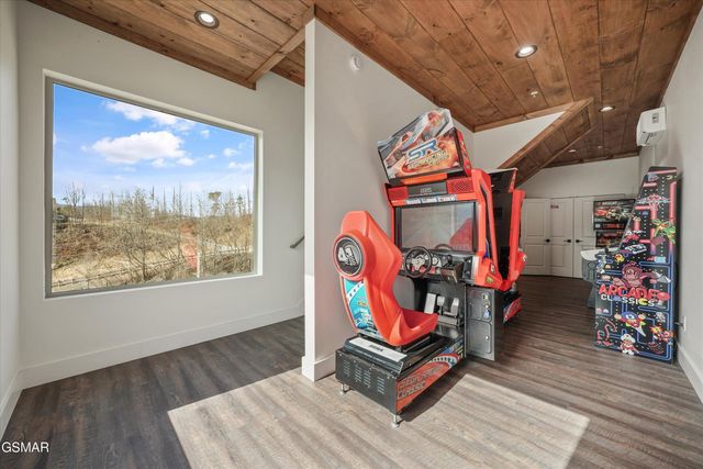 287 Laurel Oaks Way, Gatlinburg, TN 37738