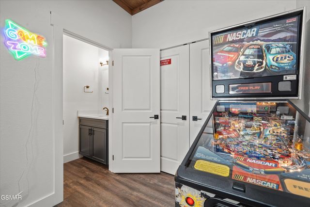 287 Laurel Oaks Way, Gatlinburg, TN 37738