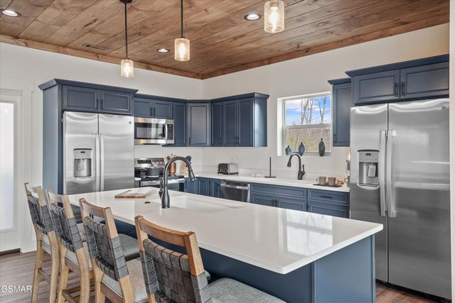 287 Laurel Oaks Way, Gatlinburg, TN 37738