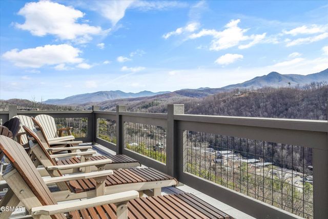 287 Laurel Oaks Way, Gatlinburg, TN 37738