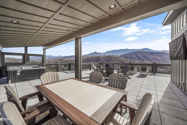 287 Laurel Oaks Way, Gatlinburg, TN 37738