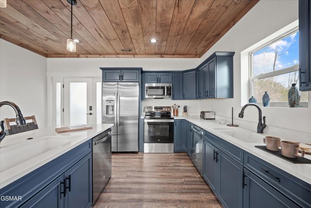 287 Laurel Oaks Way, Gatlinburg, TN 37738