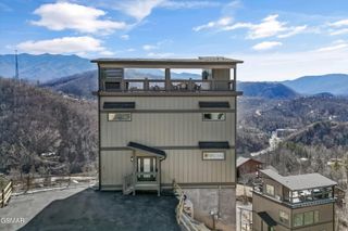 287 Laurel Oaks Way, Gatlinburg, TN 37738