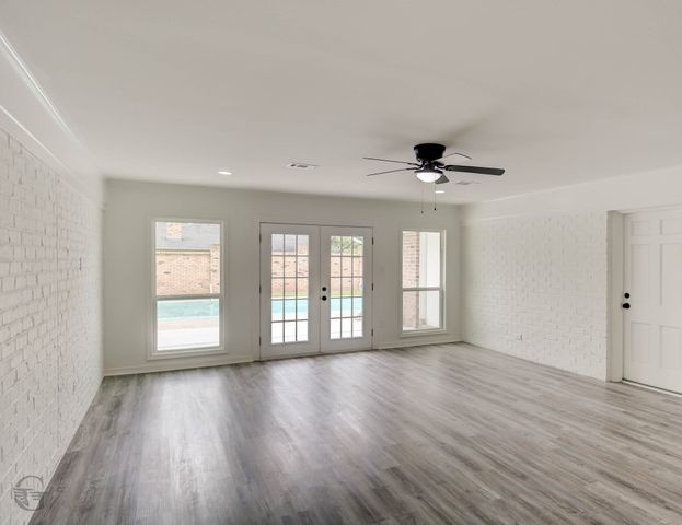 600 Rock Hollow Drive, Shreveport, LA 71115