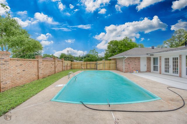 600 Rock Hollow Drive, Shreveport, LA 71115
