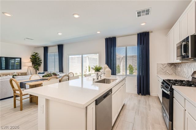 8358 Caldera Hills Avenue, Las Vegas, NV 89147