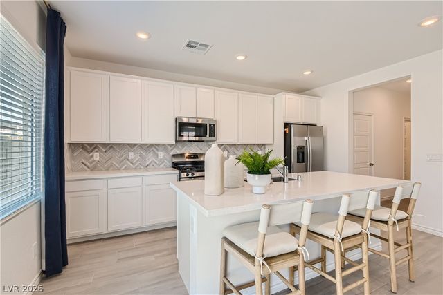 8358 Caldera Hills Avenue, Las Vegas, NV 89147