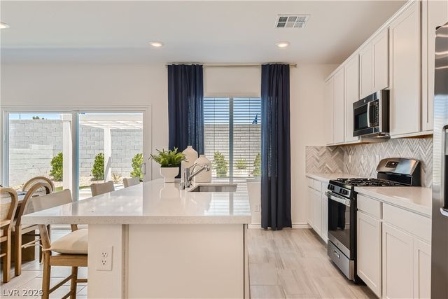 8358 Caldera Hills Avenue, Las Vegas, NV 89147