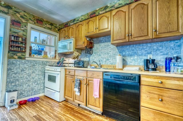 37724 Lake Shore Boulevard, Eastlake, OH 44095