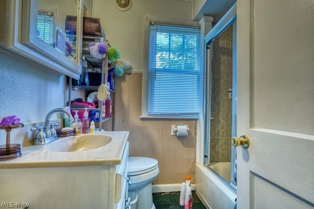 37724 Lake Shore Boulevard, Eastlake, OH 44095