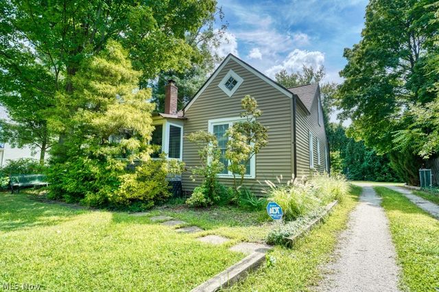 37724 Lake Shore Boulevard, Eastlake, OH 44095