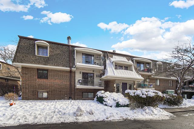 124 E Bailey Road E, Naperville, IL 60565