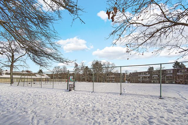 124 E Bailey Road E, Naperville, IL 60565