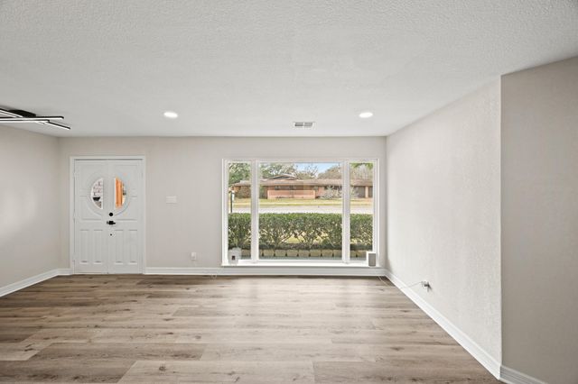 3011 Freshmeadows Drive, Houston, TX 77063