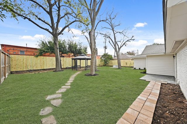 3011 Freshmeadows Drive, Houston, TX 77063