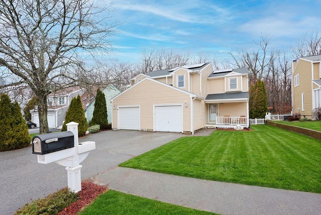 33 Santoro Road, Worcester, MA 01606