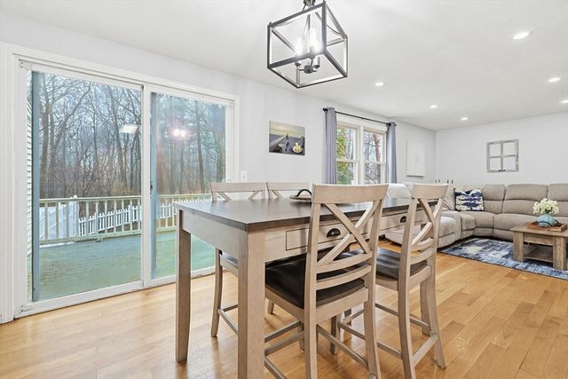 33 Santoro Road, Worcester, MA 01606