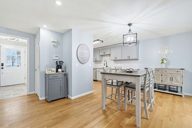 33 Santoro Road, Worcester, MA 01606