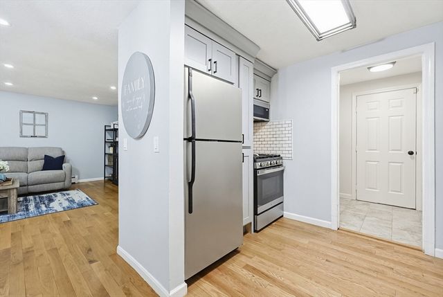 33 Santoro Road, Worcester, MA 01606