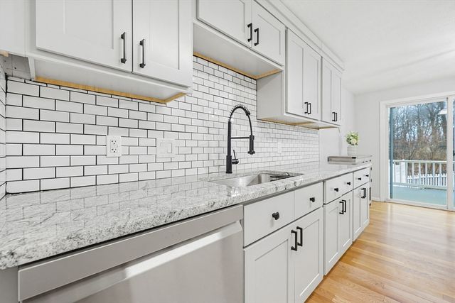 33 Santoro Road, Worcester, MA 01606