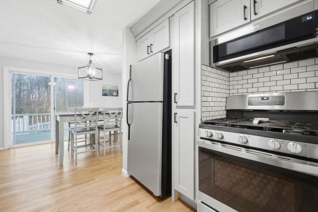 33 Santoro Road, Worcester, MA 01606