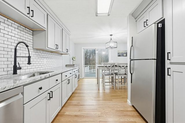 33 Santoro Road, Worcester, MA 01606