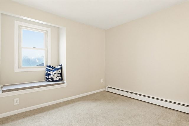 33 Santoro Road, Worcester, MA 01606