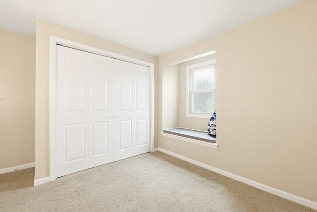 33 Santoro Road, Worcester, MA 01606