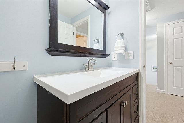 33 Santoro Road, Worcester, MA 01606