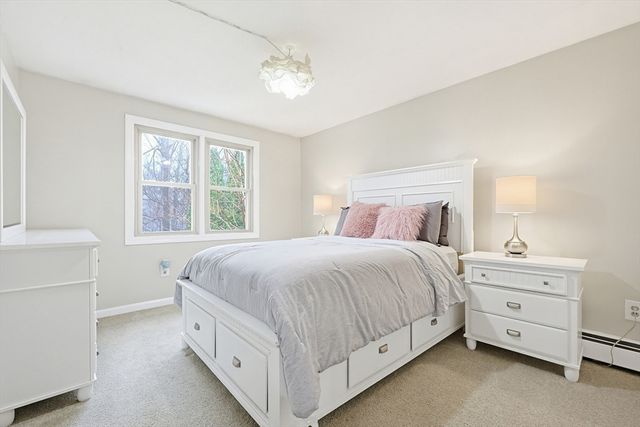 33 Santoro Road, Worcester, MA 01606