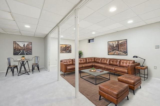 33 Santoro Road, Worcester, MA 01606