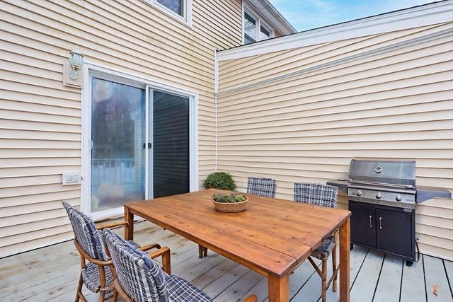 33 Santoro Road, Worcester, MA 01606