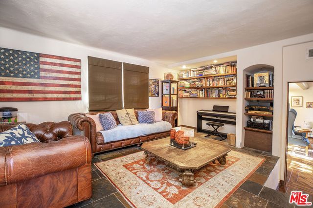 10365 Holman Avenue, Los Angeles, CA 90024