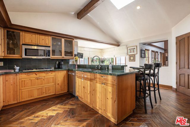 10365 Holman Avenue, Los Angeles, CA 90024