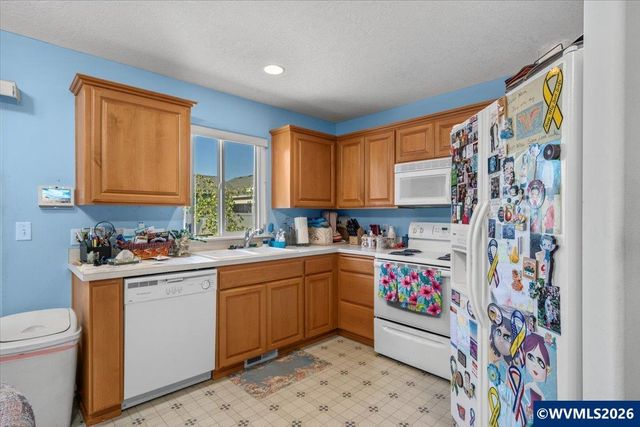 451 Whitney St, Stayton, OR 97383