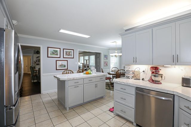 2719 MILLBROOK DR, Benton, AR 72015