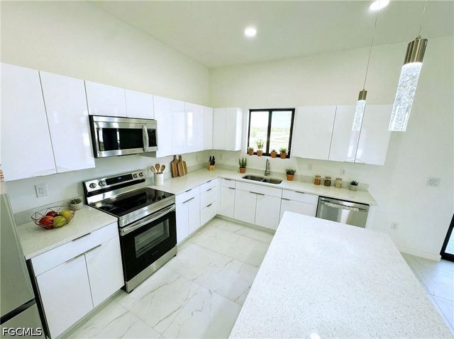 4333 NW 34th LN, Cape Coral, FL 33993